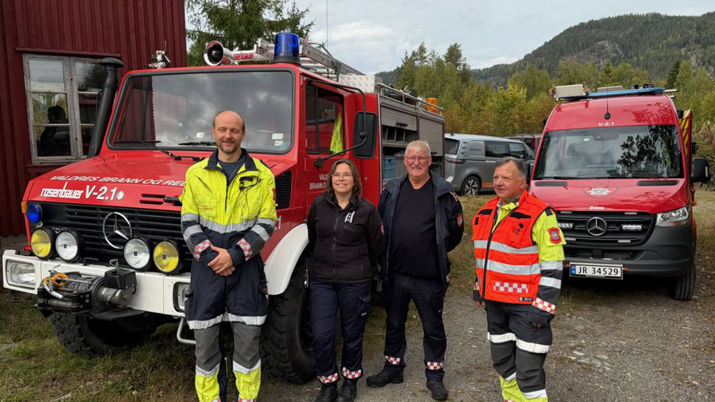 Valdres brann og redning avd Begnadalen stilte med to brannbiler og mannskap som en del av åpen branndag.